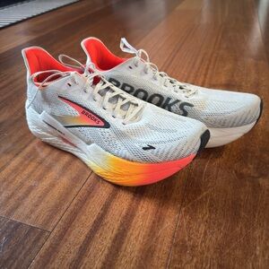 Brooks Hyperion Max 2